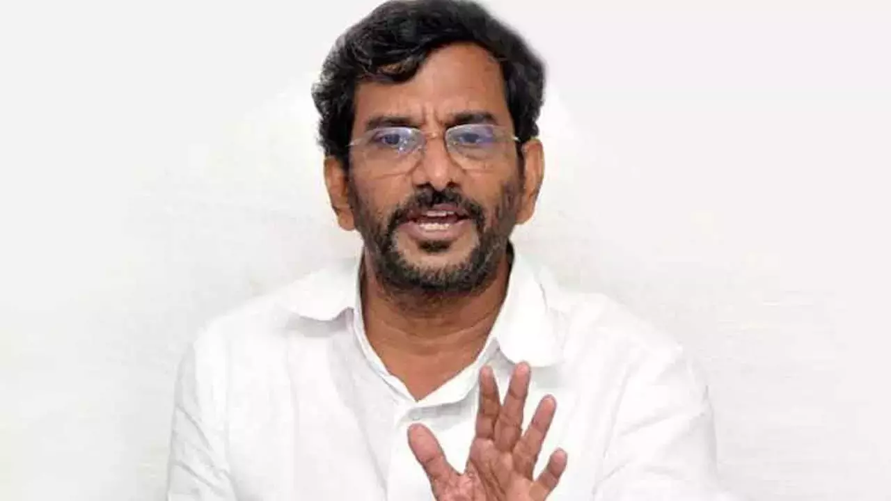 Andhra: सोमिरेड्डी ने पूर्व मुख्यमंत्री जगन के खिलाफ नया हमला बोला