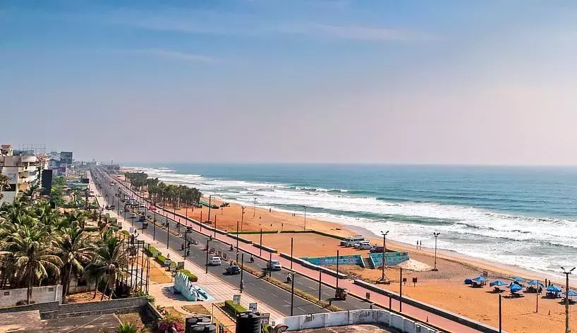 Andhra: तेजी से शहरीकरण के कारण विजाग तट के लिए CRZ-II की मांग