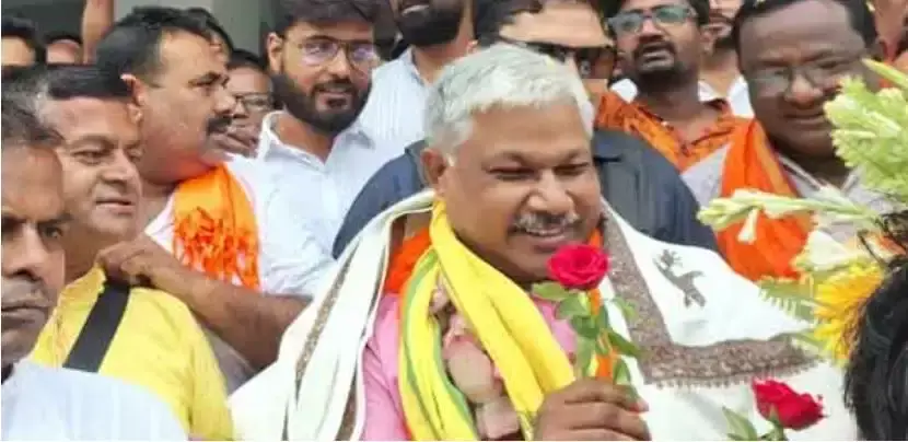 Alipurduar: उत्तर बंगाल दौरे पर दीपक बर्मन का भव्य अभिनंदन