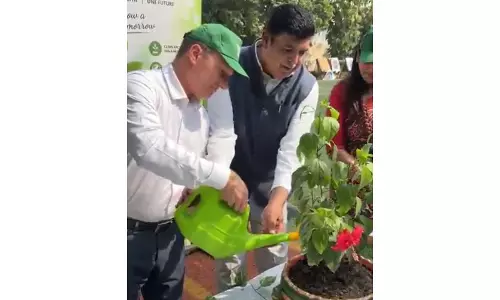 इस्राइली राजदूत ने World Environment Day पर छात्रों के साथ किया पौधरोपण