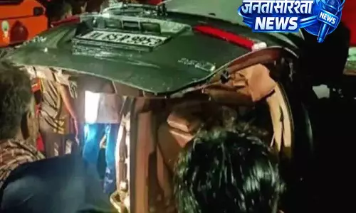 Malappuram में कार के खड़ी लॉरी से टकराने से तीन लोगों की मौत