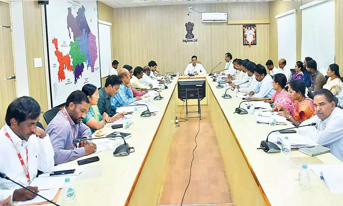 Andhra: कलेक्टर ने बैंकर्स को 2025-26 के वित्तीय लक्ष्य पूरे करने के निर्देश दिए