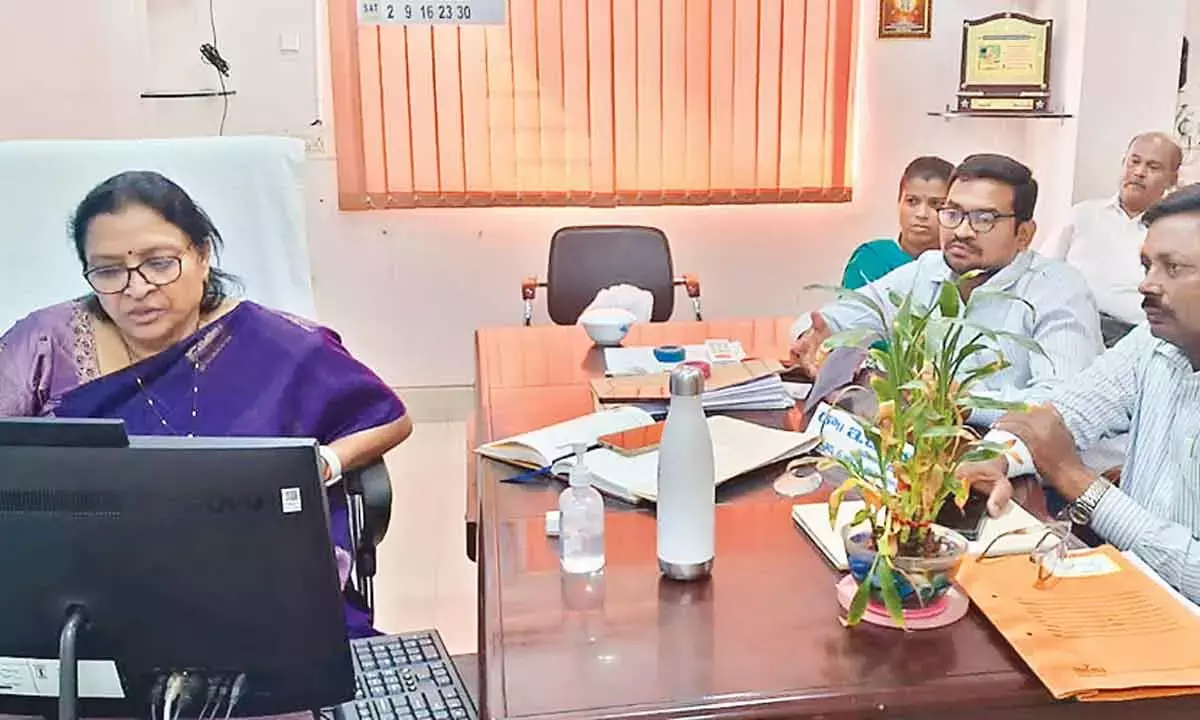 DMHO ने ‘योग 365’ अभियान के लिए जनसमूह को जुटाने का आग्रह किया