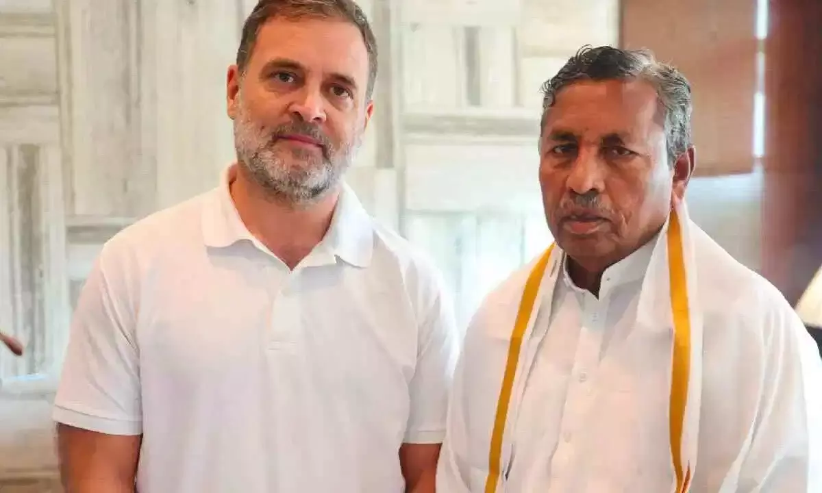 Karnataka: राहुल गांधी के पोर्टफोलियो मुद्दे के समाधान का आश्वासन देने के बाद मुनियप्पा शांत हुए