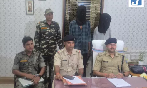 PLFI के लिए 50 लाख रुपए की लेवी लेने पहुंचे दो आरोपी गिरफ्तार, पर्चे और बाइक बरामद