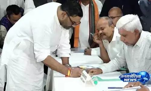 ओडिशा में राज्यसभा उपचुनाव के लिए BJP के देबाशीष सामंत्रे ने नामांकन दाखिल किया