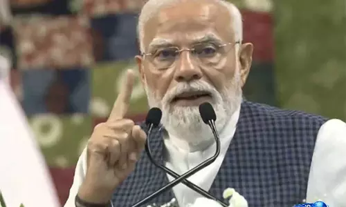PM Modi ने कांग्रेस पर निशाना साधा: आत्मनिर्भर भारत पर शक करने वाले देश को निर्भर बनाते रहे