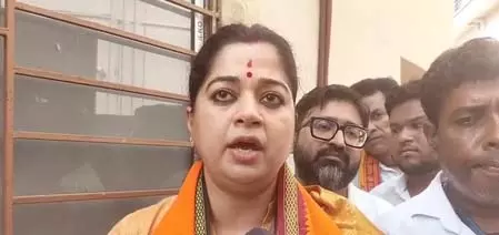पश्चिम बंगाल में उद्योगों के आने से बढ़ेंगे रोजगार के अवसर: मौमिता बिस्वास मिश्रा पश्चिम बंगाल में उद्योगों के आने से बढ़ेंगे रोजगार के अवसर: मौमिता बिस्वास मिश्रा