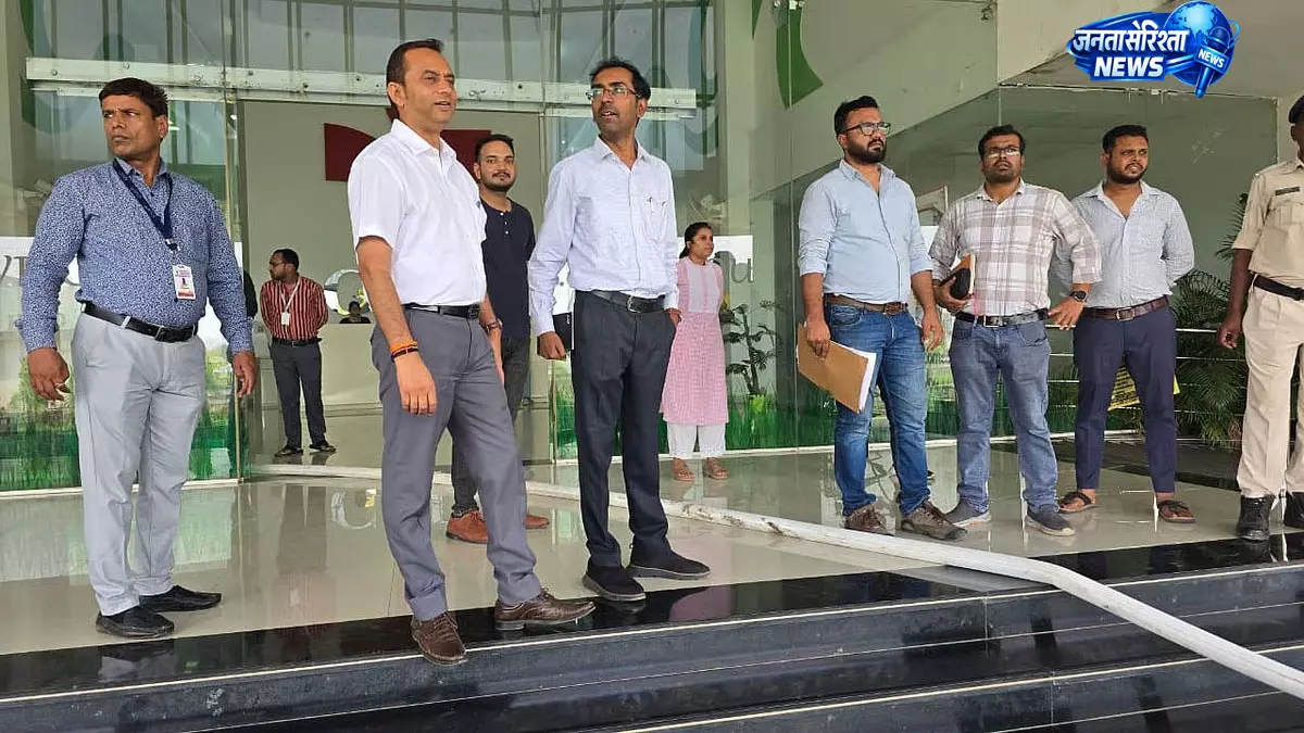 SDM ने ज्ञानोदय हॉस्पिटल में फायर सेफ्टी और सुविधाओं का किया निरीक्षण SDM ने ज्ञानोदय हॉस्पिटल में फायर सेफ्टी और सुविधाओं का किया निरीक्षण