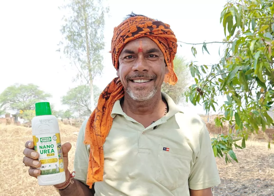नैनो उर्वरक से बदली किसान रेशम लाल की किस्मत, कम लागत में कमा रहे अच्छा मुनाफा नैनो उर्वरक से बदली किसान रेशम लाल की किस्मत, कम लागत में कमा रहे अच्छा मुनाफा