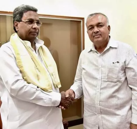 कर्नाटक : जल संसाधन मंत्री रामलिंगा रेड्डी ने दिया इस्तीफा, सीएम डीके शिवकुमार पर वादे से मुकरने का लगाया आरोप कर्नाटक : जल संसाधन मंत्री रामलिंगा रेड्डी ने दिया इस्तीफा, सीएम डीके शिवकुमार पर वादे से मुकरने का लगाया आरोप