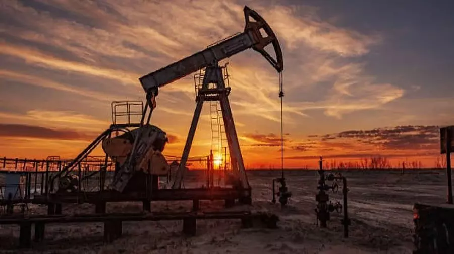 मिडिल ईस्ट तनाव के बीच कच्चे तेल की कीमतों में स्थिरता, ब्रेंट और WTI में हल्की गिरावट मिडिल ईस्ट तनाव के बीच कच्चे तेल की कीमतों में स्थिरता, ब्रेंट और WTI में हल्की गिरावट