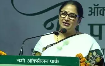 दिल्ली की सीएम रेखा गुप्ता ने लोगों से की अपील, कम से कम एक पौधा जरूर लगाएं दिल्ली की सीएम रेखा गुप्ता ने लोगों से की अपील, कम से कम एक पौधा जरूर लगाएं