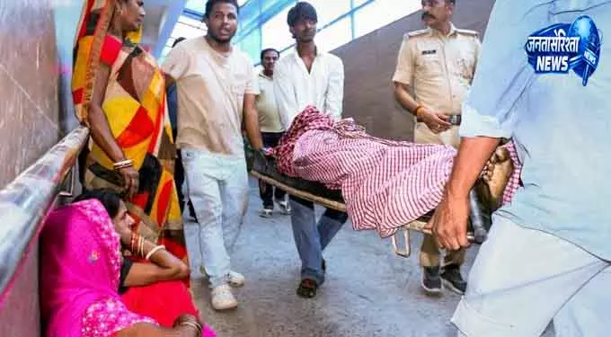 Muzaffarpur के अस्पताल में आग लगने से मरने वालों की संख्या बढ़कर छह हुई Muzaffarpur के अस्पताल में आग लगने से मरने वालों की संख्या बढ़कर छह हुई