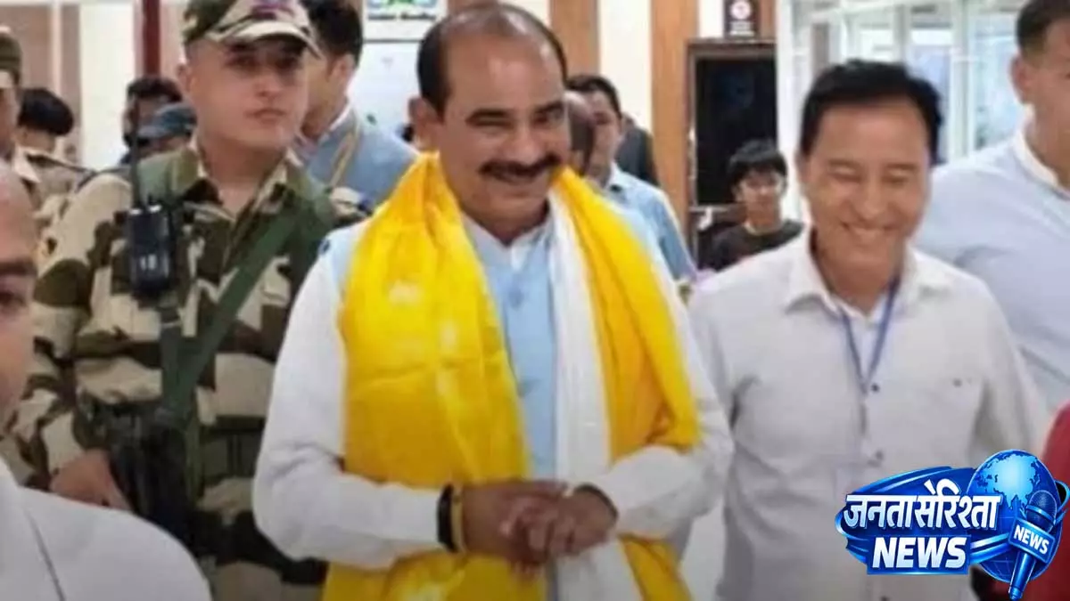सड़क अवसंरचना पर फोकस: केंद्रीय मंत्री अजय टम्टा का तीन दिवसीय सिक्किम दौरा शुरू सड़क अवसंरचना पर फोकस: केंद्रीय मंत्री अजय टम्टा का तीन दिवसीय सिक्किम दौरा शुरू