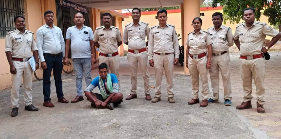 अवैध शिकार पर बड़ी कार्रवाई, बारनवापारा से आरोपी गिरफ्तार अवैध शिकार पर बड़ी कार्रवाई, बारनवापारा से आरोपी गिरफ्तार