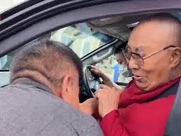 Dharamshala: धर्मगुरु दलाई लामा मेडिकल जांच के लिए दिल्ली रवाना Dharamshala: धर्मगुरु दलाई लामा मेडिकल जांच के लिए दिल्ली रवाना