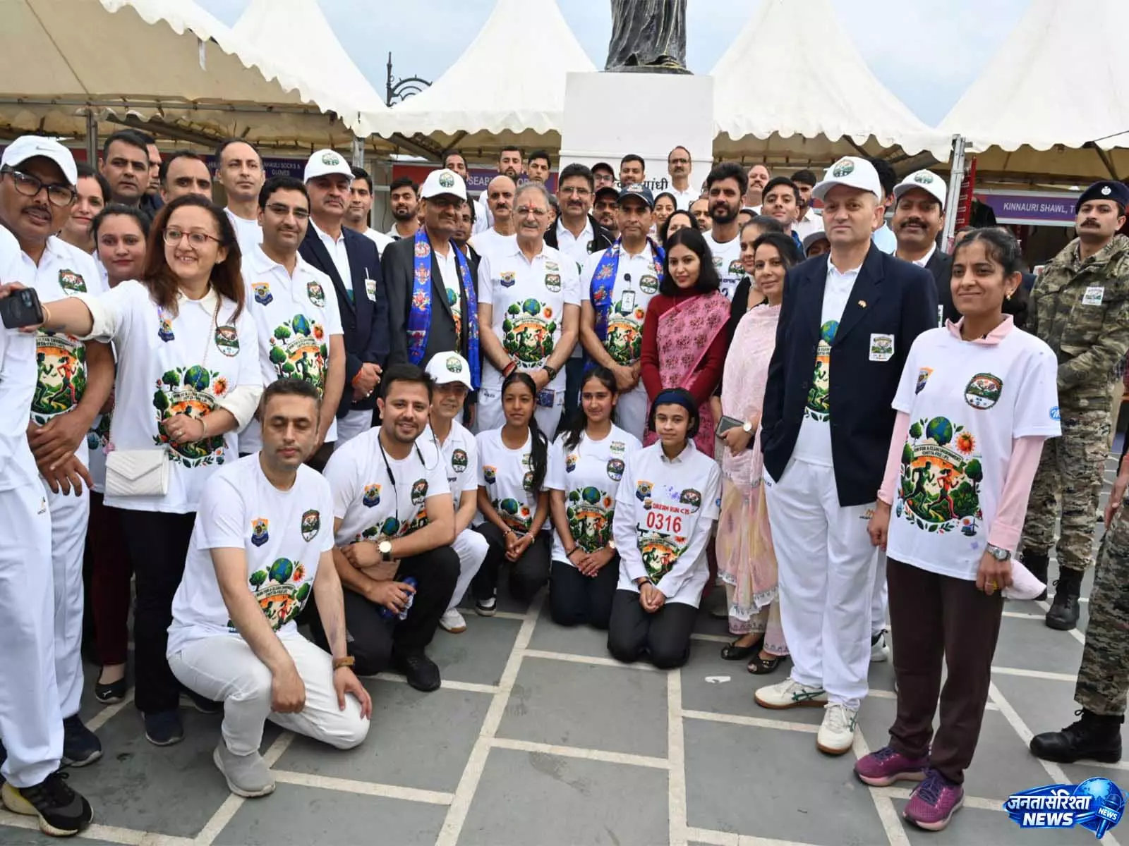 हिमाचल के गवर्नर ने World Environment Day पर मिनी मैराथन को हरी झंडी दिखाई हिमाचल के गवर्नर ने World Environment Day पर मिनी मैराथन को हरी झंडी दिखाई