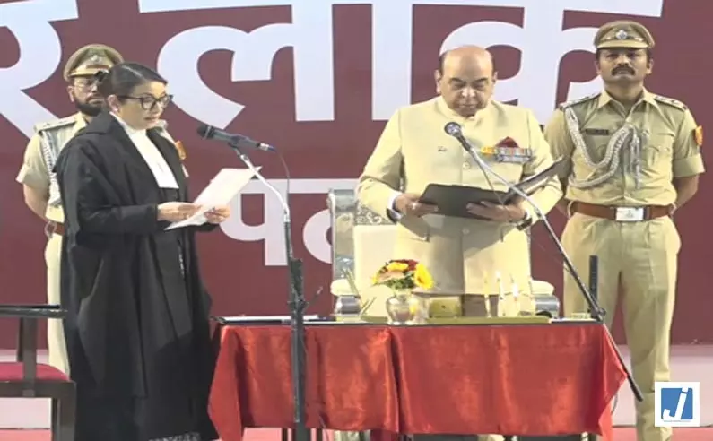 न्यायमूर्ति मीनाक्षी मदन राय ने पटना हाईकोर्ट की मुख्य न्यायाधीश पद की शपथ ली न्यायमूर्ति मीनाक्षी मदन राय ने पटना हाईकोर्ट की मुख्य न्यायाधीश पद की शपथ ली
