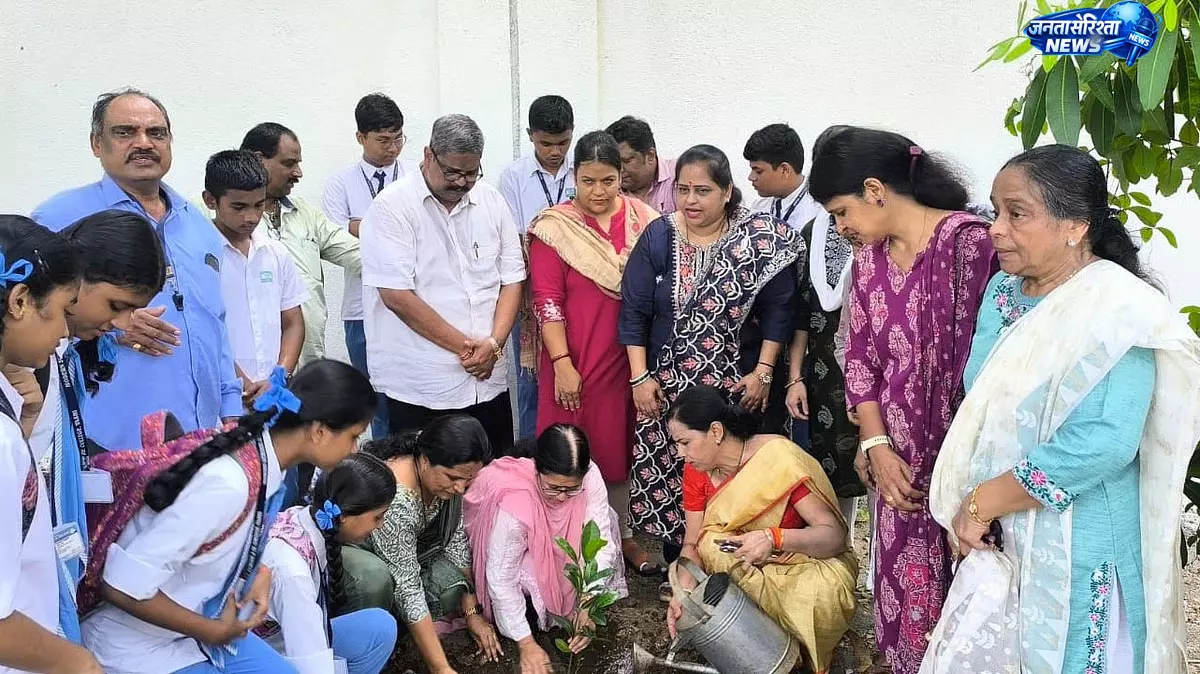 वर्ल्ड एनवायरनमेंट डे पर BJP वाशी मंडल का पौधरोपण कार्यक्रम आयोजित वर्ल्ड एनवायरनमेंट डे पर BJP वाशी मंडल का पौधरोपण कार्यक्रम आयोजित