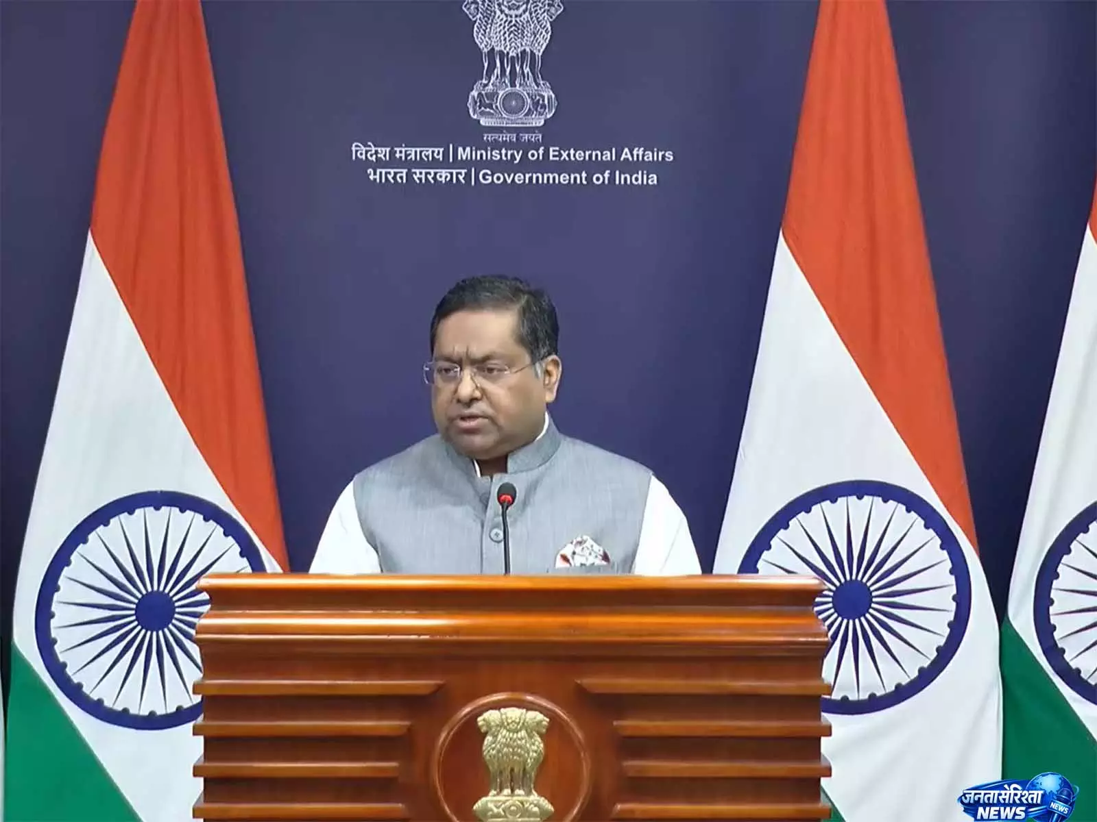 द्विपक्षीय व्यवस्था मौजूद है: अवैध बांग्लादेशी नागरिकों को वापस भेजने पर विदेश मंत्रालय द्विपक्षीय व्यवस्था मौजूद है: अवैध बांग्लादेशी नागरिकों को वापस भेजने पर विदेश मंत्रालय