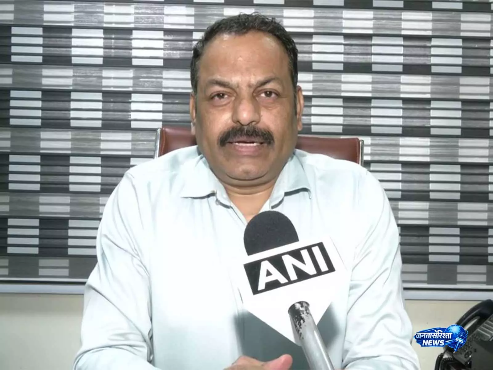 उत्तराखंड STF ने नकली हथियार लाइसेंस मामले में दो गिरफ्तार उत्तराखंड STF ने नकली हथियार लाइसेंस मामले में दो गिरफ्तार