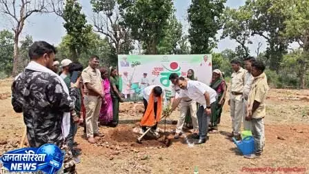 विश्व पर्यावरण दिवस पर सरगुजा वनमण्डल में वृहद वृक्षारोपण कार्यक्रम का हुआ आयोजन विश्व पर्यावरण दिवस पर सरगुजा वनमण्डल में वृहद वृक्षारोपण कार्यक्रम का हुआ आयोजन