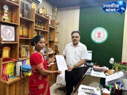 छात्र दुर्घटना बीमा योजना के तहत सात परिवारों को 7 लाख रूपये की अर्थिक सहायता छात्र दुर्घटना बीमा योजना के तहत सात परिवारों को 7 लाख रूपये की अर्थिक सहायता