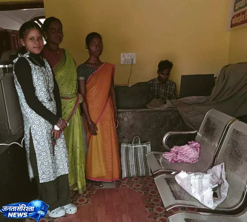 पहाड़ों और जंगलों के बीच पहुंची शासन की योजना, आंगनबाड़ी कार्यकर्ता कुन्तला बनीं बदलाव की वाहक पहाड़ों और जंगलों के बीच पहुंची शासन की योजना, आंगनबाड़ी कार्यकर्ता कुन्तला बनीं बदलाव की वाहक