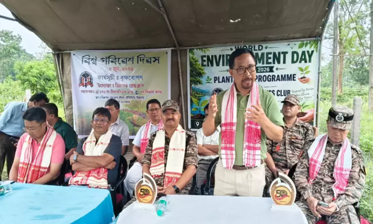 Assam: डिब्रूगढ़ प्रेस क्लब ने विश्व पर्यावरण दिवस पर पौधारोपण अभियान चलाया