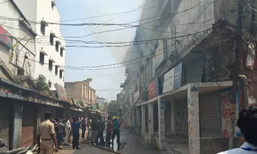 बॉम्बे मार्केट स्थित सेंट्रल बैंक में लगी आग