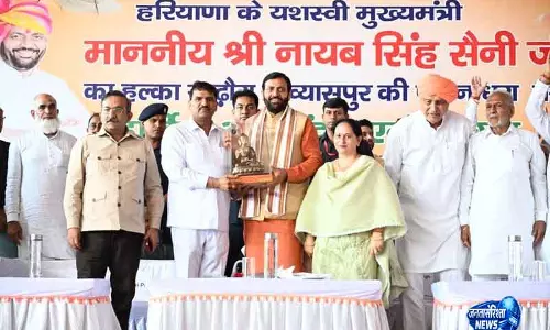 कांग्रेस MLA रेणु बाला के पति Haryana CM की मौजूदगी में BJP में शामिल हुए