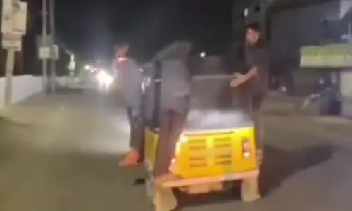 Chandrayangutta : पुलिस ने 14 पैसेंजर ओवरलोड करने वाले ऑटो ड्राइवर के खिलाफ दर्ज किया केस