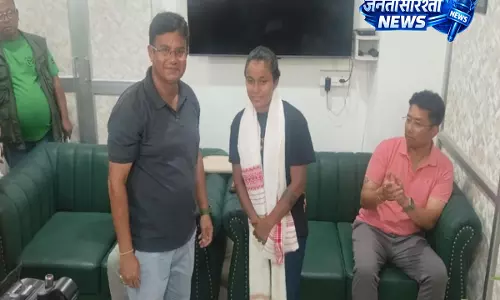 Assam: डिब्रूगढ़ डिस्ट्रिक्ट स्पोर्ट्स एसोसिएशन ने क्रिकेटर उमा छेत्री को सम्मानित किया