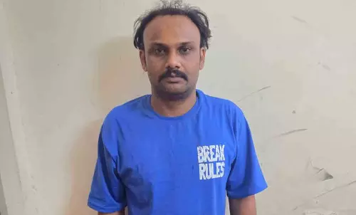 धारदार चाकू के साथ बिल्ला बदमाश गिरफ्तार