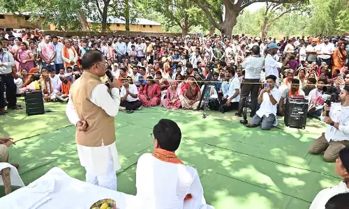 नीमधा पहुंचे CM साय, सुशासन तिहार में हुए शामिल