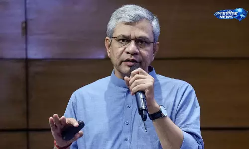 बंगाल में रेलवे प्रोजेक्ट्स पर विवाद, अश्विनी वैष्णव ने TMC पर सहयोग की कमी का आरोप लगाया