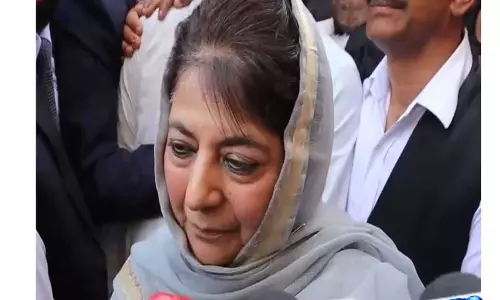 Mehbooba Mufti ने केंद्रीय स्वास्थ्य मंत्री जेपी नड्डा से एम्स अवंतीपोरा के काम में तेज़ी लाने का आग्रह किया