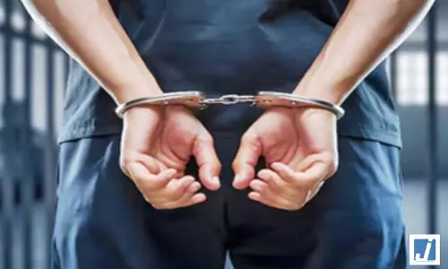 पुलिस की बड़ी कार्रवाई, हेरोइन के साथ नशा तस्कर गिरफ्तार पुलिस की बड़ी कार्रवाई, हेरोइन के साथ नशा तस्कर गिरफ्तार