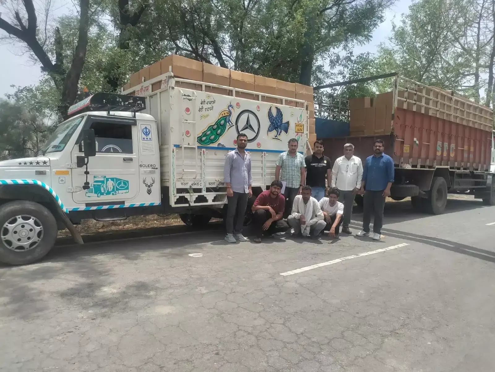 Jind: पिकअप और ट्रक से 3867 किलो पटाखों का जखीरा बरामद