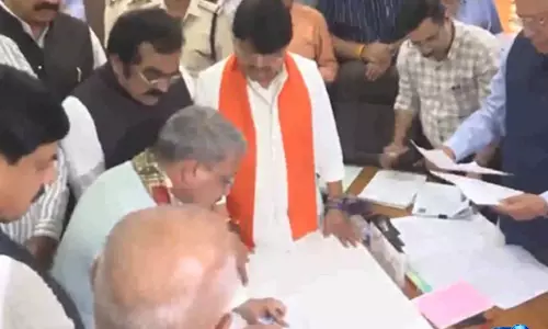 BJP उम्मीदवार तरुण चुघ और रजनीश अग्रवाल ने मध्य प्रदेश से राज्यसभा के लिए नामांकन दाखिल किया BJP उम्मीदवार तरुण चुघ और रजनीश अग्रवाल ने मध्य प्रदेश से राज्यसभा के लिए नामांकन दाखिल किया