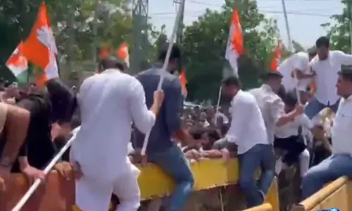 Haryana सीएम आवास मार्च में कांग्रेस का प्रदर्शन, पुलिस ने रोका Haryana सीएम आवास मार्च में कांग्रेस का प्रदर्शन, पुलिस ने रोका