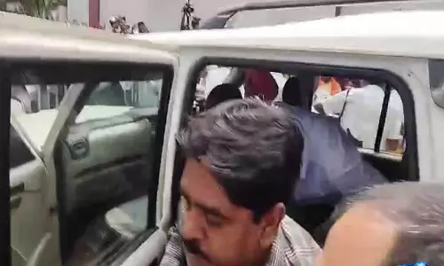 भांगड़ धमाके के मुख्य संदिग्ध और पूर्व TMC विधायक सौकत मोल्ला को NIA कोर्ट में पेश किया गया भांगड़ धमाके के मुख्य संदिग्ध और पूर्व TMC विधायक सौकत मोल्ला को NIA कोर्ट में पेश किया गया
