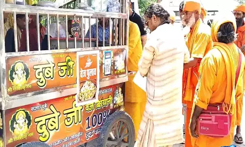 Uttarakhand: हरिद्वार के साधु-संतों ने फ़ूड स्टॉल से बिरयानी हटाने की मांग की