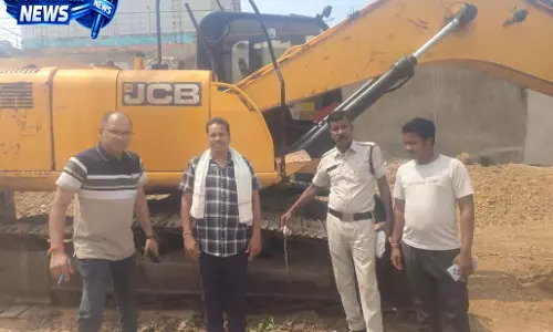 अवैध रेत उत्खनन पर बड़ी कार्रवाई, पोकलेन मशीन जब्त, मामला दर्ज