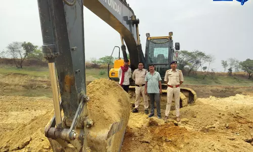 खनिज उड़नदस्ता दल का बड़ा एक्शन, 15 संदिग्ध स्थानों पर छापा, अवैध खनन-परिवहन में लगे 14 वाहन जब्त खनिज उड़नदस्ता दल का बड़ा एक्शन, 15 संदिग्ध स्थानों पर छापा, अवैध खनन-परिवहन में लगे 14 वाहन जब्त
