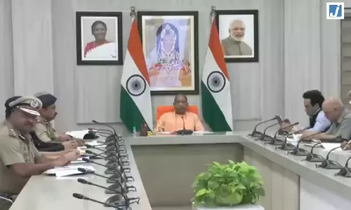 योगी आदित्यनाथ ने उत्तर प्रदेश में रेलवे सुरक्षा को आधुनिक और तकनीक-सक्षम बनाने के निर्देश दिए योगी आदित्यनाथ ने उत्तर प्रदेश में रेलवे सुरक्षा को आधुनिक और तकनीक-सक्षम बनाने के निर्देश दिए