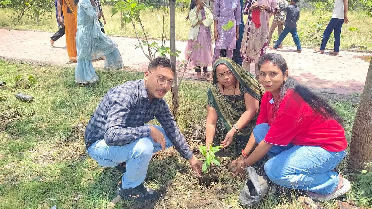 पीथमपुर: NGO AAs का वर्ल्ड एनवायरनमेंट डे पर 5 दिवसीय अभियान पूरा पीथमपुर: NGO AAs का वर्ल्ड एनवायरनमेंट डे पर 5 दिवसीय अभियान पूरा