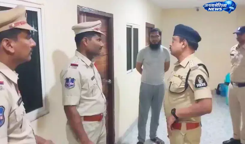 Hyderabad : ‘ऑपरेशन कवच’ के तहत होटल-लॉज की बड़े पैमाने पर जांच Hyderabad : ‘ऑपरेशन कवच’ के तहत होटल-लॉज की बड़े पैमाने पर जांच
