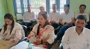 Nahan: शपथ ग्रहण समारोह में नवनिर्वाचित पार्षदों ने निभाने का वादा किया दायित्व Nahan: शपथ ग्रहण समारोह में नवनिर्वाचित पार्षदों ने निभाने का वादा किया दायित्व